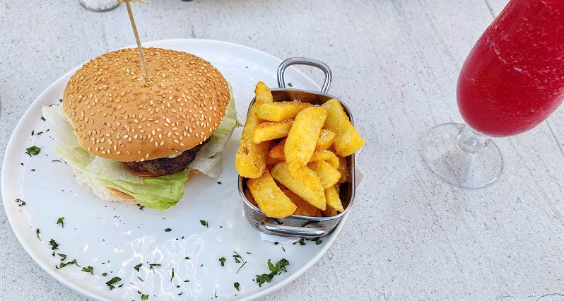 point break luxury apartments cape town green point location price rooms food restourant travel parking accomodation review rating