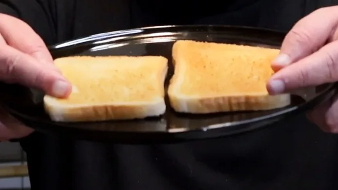 toasting white bread toast effect noise horror cooking recipe toaster effect