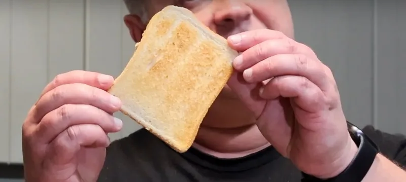 toasting white bread toast effect noise horror cooking recipe toaster effect